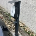 Stojan pre nabíjacie stanice Huawei Wallbox AP22N-EU nainštalovaný