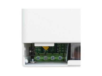 Hybridný solárny invertor mimo siete 3500 kW | 100A | 24V | MPPT | Sine | Možnosť Wi-Fi | Faktor výkonu 1,0 - zo zadu