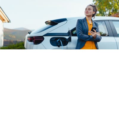Nabíjacia stanica pre elektromobily Qoltec 22 kW Type 2 s WiFi a RFID | 32A | LCD | Wallbox - predný pohľad